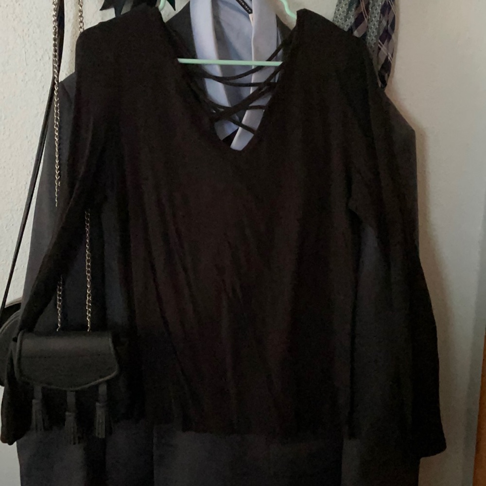 BKE black strap oh shirt